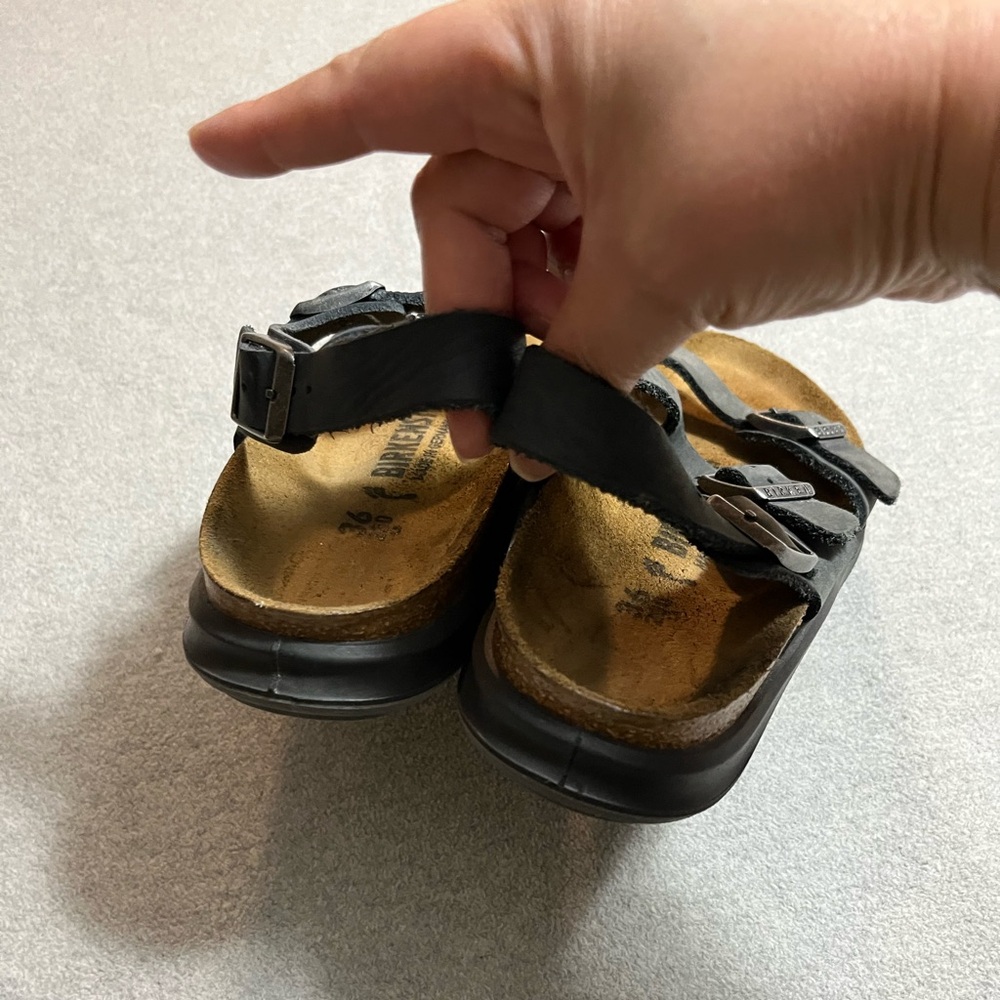 Birkenstock Sonora Sandal. Black Oiled leather Three-Strap Buckle Sandals - Picture 6 of 8